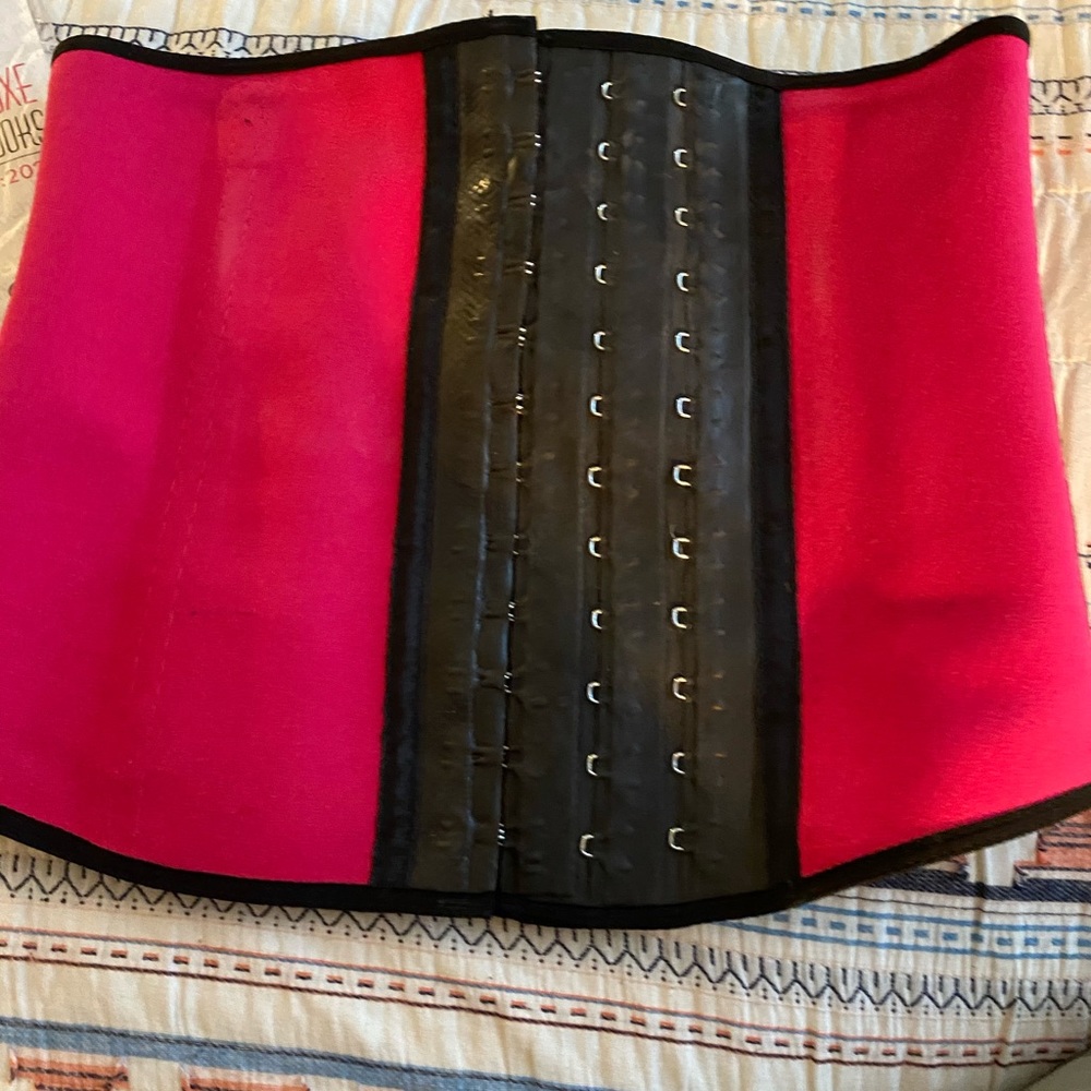 Waist trainer